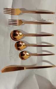 ชุดช้อนส้อมสแตนเลสสตีลหรูหราสไตล์วินเทจสีโรสโกลด์ ดีไซน์ใหม่ สำหรับกลับไปโรงเรียน อุปกรณ์ครัว - Product Image 5