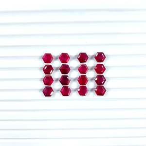 Rubis naturel de Bangkok, calibré, en forme de hexagone, pierre précieuse, taille brillante, taille coussin, taille ovale, tailles 3mm-9mm, traité thermiquement, couleur rouge clair - Product Image 1