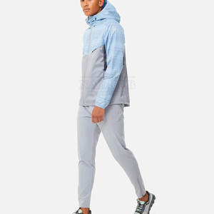 Conjunto de sudadera cortavientos con ajuste relajado y patrón elegante Conjunto de sudadera cortavientos cómodo con tela de secado rápido - Product Image 3