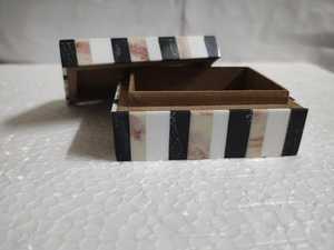 Decoración de joyero de resina en blanco y negro/caja artesanal hecha en India - Product Image 4