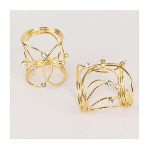 Elegantes anillos de servilleta de metal dorado y marfil, soporte para servilletas tallado en dorado y marfil para bodas y ocasiones especiales. - Product Image 1
