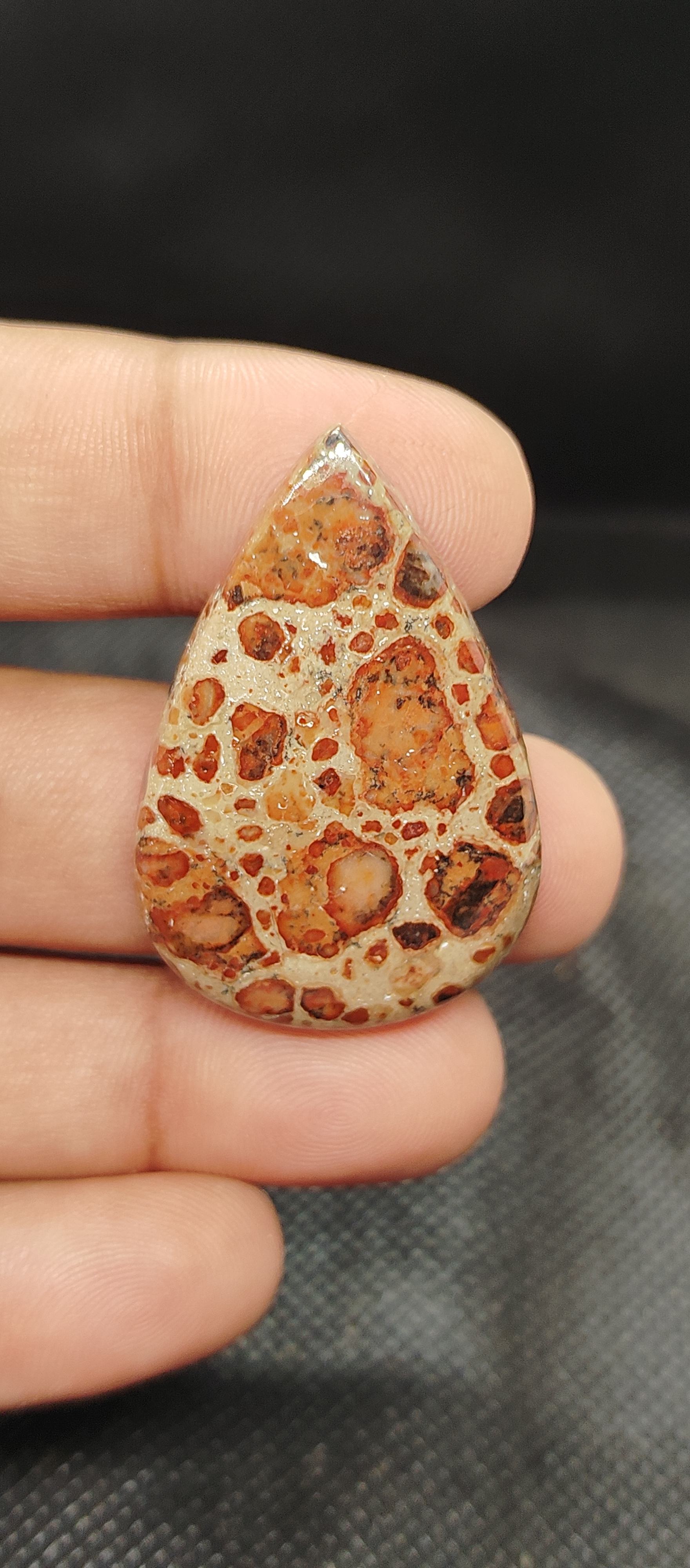 สีน้ำตาล