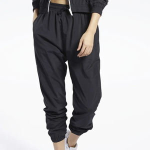 Ensemble de survêtement en nylon pour femme OEM, veste coupe-vent légère, pantalon de jogging, vêtements de sport, vente en gros, livraison directe d'usine - Product Image 5