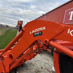 Tracteur à pied Kubota M4073 4WD pour la ferme et l'agriculture Mini tracteur à roues 4WD avec moteur neuf d'occasion/état neuf - Product Image 3