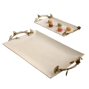 ถาดเสิร์ฟอาหารโลหะสไตล์ดั้งเดิมสำหรับตกแต่งโต๊ะในโรงแรมถาดเสิร์ฟของหวานหรือเค้กผลไม้ - Product Image 2