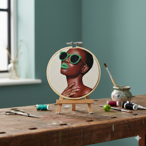 Décoration murale artisanale en coton avec mini cerceau de broderie - Tendance Pop Vert & Rouge 10cm pour la maison - Product Image 3