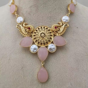 ชุดสร้อยคอเปลือกหอยมุกโบราณสำหรับงานแฮนด์เมดสีทองมีสไตล์ออกแบบโดยทำจากทองเหลืองหนักออกแบบตามต้องการ - Product Image 1