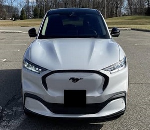 รถเอสยูวี ฟอร์ด มัสแตง แมค-อี เอเอชดี ปี 2021 ขับเคลื่อนสี่ล้อ แบตเตอรี่ลิเธียม ยาง R18 เบาะหนัง มอเตอร์ขับเคลื่อนคู่ กล้องมองหลัง หลังคาซันรูฟแบบพาโนรามา - Product Image 1