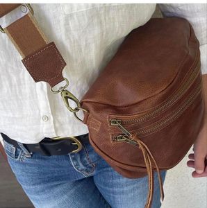 Solvyn Axis Leather Shoulder Sling Companion - Product Image 1