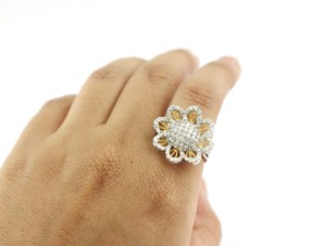 Anillo de Plata de Ley 925 con Racimo de Flores y Circonita Cúbica Hecha a Mano para Mujer - Product Image 5