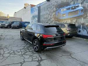 Audi Q5 2024 Híbrido Enchufable e Premium S line SUV Seminuevo - Product Image 3