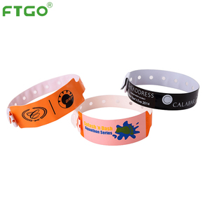 Tùy Chỉnh Dành cho người lớn PVC dây đeo cổ tay trực tiếp nhiệt mã vạch QR mã có thể in dùng một lần thiết kế - Product Image 1