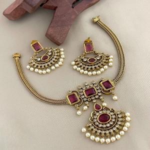 Ensemble de luxe plaqué or Royal Radiance Polki Kundan Maharani Ruby Kundan Collier ras du cou et boucles d'oreilles Ensemble Anniversaire de mariage - Product Image 1