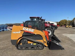Chargeuse compacte sur chenilles CASE TR310B avec godet frontal pour l'agriculture et la construction - Product Image 1