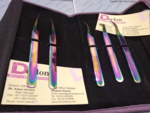 Belle pince à cils enduite arc-en-ciel Logo privé volume de cils pince à épiler incurvée pince à épiler d'extension de cils en acier inoxydable. - Product Image 4