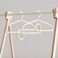 Cintre en bois naturel fait main, écologique et durable, à un seul niveau, avec encoches, pour la maison, le manteau, classique, moderne, de luxe, personnalisable