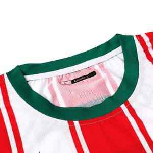 Ensemble de maillots de football pour hommes en polyester doux et respirant avec options de conception personnalisées pour les clubs, les ligues et les écoles de sport - Product Image 3