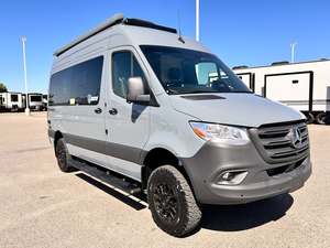 Camping-car Thor Motor Coach Tranquility 19P 2026 |   Camping-car de luxe 4x4 tout-terrain diesel |   Véhicule de loisirs de classe B - Product Image 1