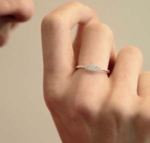 Anillo de Diamantes Cultivados en Laboratorio con Certificado IGI VVS, Diseño de Racimo, en Oro Blanco de 18k, Joyería Elegante de Primera Calidad para Bodas - Product Image 6