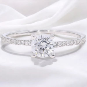 1.00 Ct Moissanite Diamant Solitaire Bague de Fiançailles Or Blanc 14K avec Accents-Vente en Gros OEM - Product Image 1