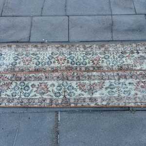 Alfombra turca vintage de 1.7x4.5 pies, alfombra de lana azul con lunares - Product Image 3