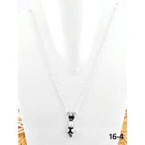 Collier artisanal en argent sterling style sud-ouest avec breloques turquoise serties de buffle blanc et incrustations religieuses - Product Image 4