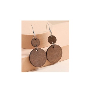 Moda mujer pendiente de madera mejor pulido mujeres niñas fabricante al por mayor hermoso diseño hecho a mano acabado pendientes de madera - Product Image 6