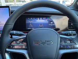 BYD Sea-Lion 7 Premium Auto R 2025, Color Gris Atlantis, Volante a la Derecha - Product Image 6