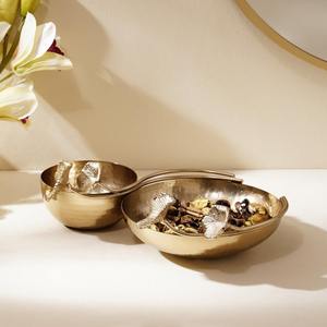 Juego de 2 Adornos de Mesa de Latón con Diseño de Hoja Dorada, Elegantes Centros de Mesa para Sala de Estar, Mesa de Comedor y Decoración del Hogar, de la India - Product Image 4