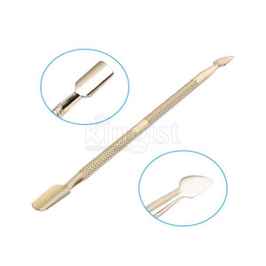 Pousse-cuticules lisse et fin pour des extrémités nettes et plates, avec une courbe confortable - Product Image 1