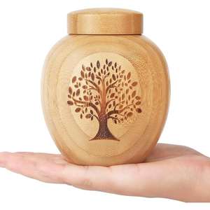 Urnas de cremación conmemorativas grabadas con patrón de árbol de la vida para cenizas humanas, hombre Adulto Femenino hecho de bambú de La India - Product Image 5