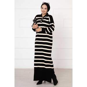 Robe en tricot avec boutons Noir - Product Image 2