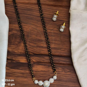 Accessoires de bijoux de forme ronde pleine pierre AD bijoux haute or polonais diamant américain concepteur Mangalsutra ensembles de bijoux - Product Image 1