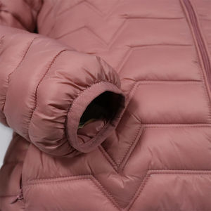 Conjuntos de chaqueta recortada a prueba de viento para mujer, venta al por mayor, Chaqueta corta para mujer con diseños, abrigos de lujo acolchados para Otoño e Invierno - Product Image 4