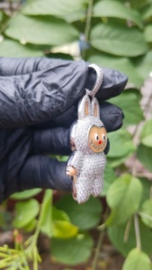 จี้การ์ตูนลาบูบูเงินแท้ 925 ประดับโมอิสซาไนต์ รุ่นพิเศษสุดฮิต ขายดี จี้การ์ตูนลาบูบูแบบสั่งทำพิเศษ - Product Image 4