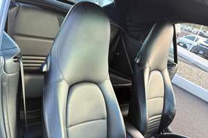 Porsche 911 Carrera Cabriolet 2002 d'occasion, boîte manuelle 6 vitesses, pack technique avancé, hardtop d'origine inclus - Product Image 5