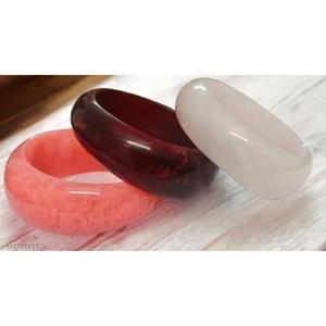 Brazaletes de resina de alta calidad con diseño sólido de tacto suave brillo de larga duración para vestido de moda a juego y ropa de boda para exportación a granel - Product Image 1