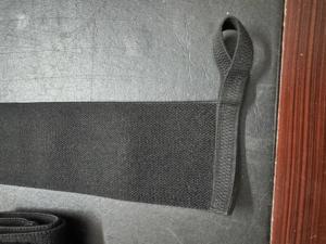 สายรัดข้อมือยกน้ำหนักออกกำลังกายสีดำโลโก้ได้ตามต้องการสายรัดข้อมืออุปกรณ์ออกกำลังกายฟิตเนสแบบยืดหยุ่น - Product Image 5