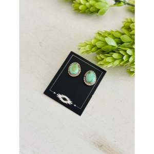 Pendientes de Plata de Ley con Turquesa de la Montaña Sonora Hechos por Navajo, con Engaste de Bisel y Poste - Product Image 3