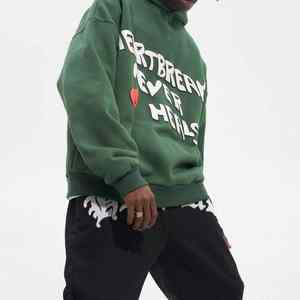 Sweat à capuche confortable et épais avec impression en relief offrant une texture audacieuse, un intérieur chaud et un style streetwear décontracté et élégant - Product Image 4