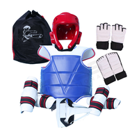 Vente en gros Nouveau Style Arts Martiaux Corps Protecteur Taekwondo Poitrine Garde avec Logo Personnalisé Mousse Cuir Tête Garde Formation Sports