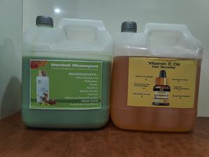 Aceite para el cabello orgánico no pegajoso ligero Amla con características anticaspa y refrescantes para todo tipo de cabello para hombres y mujeres - Product Image 3