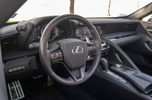 2023 L-e-x-u-s L C 500 Convertible bajo kilometraje y precio asequible en stock listo para su envío - Product Image 5