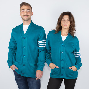 Unisexe personnalisé tricoté col en V Cardigan rayé boutons universités en gros décontracté hiver femmes pull avant Logo décoration - Product Image 2