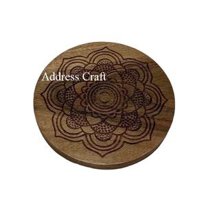 ชุดที่รองแก้วไม้ธรรมชาติทำมือพร้อมที่วางบนโต๊ะอาหารที่รองแก้วไม้กันลื่นที่กำหนดเองชุดจานรองแก้วทนความร้อน - Product Image 1