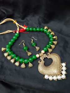 Collares hechos a medida con colgantes de latón hechos con cuentas de vidrio ideales para tiendas de accesorios de moda y diseñador de joyas - Product Image 2