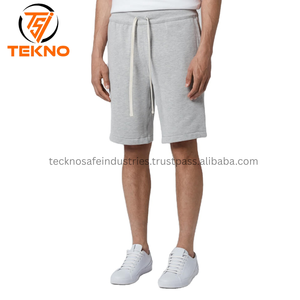 Conçu pour le mouvement, le short de fitness est doté d'un tissu évacuant l'humidité et d'un ajustement extensible pour soutenir la performance et vous garder en colère - Product Image 2