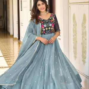 Hermoso vestido de fiesta y Dupatta con trabajo de Bordado de hilo - Product Image 1