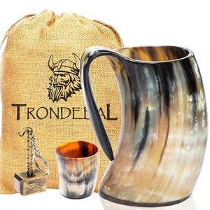 Corne à boire Thor avec base en bois, véritable coupe en corne viking artisanale pour le miel, le bière et la bière, tankar médiéval original - Product Image 1