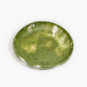 Bol décoratif artisanal en résine verte élégant, assiette à salade artisanale, plat de service moderne pour table à manger, cuisine, décoration de la maison - Product Image 1